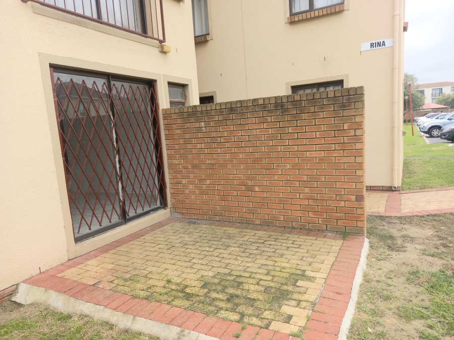 To Let 1 Bedroom Property for Rent in Guldenland Western Cape